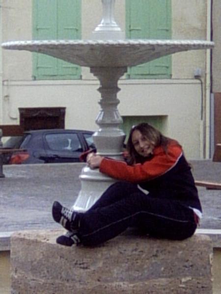 emma a la fontaine